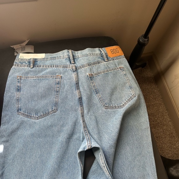 ๐ BDG NWT Baggy Skate Fit Denim Jean ~Size 38/32 - Picture 6 of 9